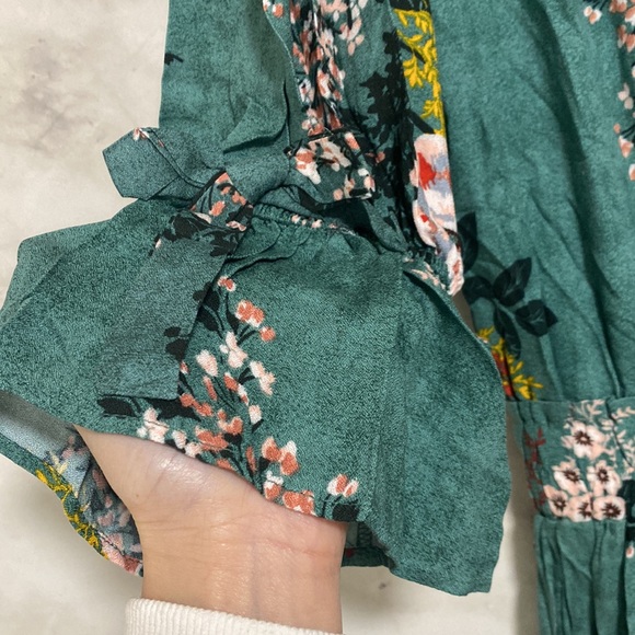 Lovestitch Flutter Sleeve Garden Floral Midi Dress - Picture 5 of 15